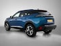 Peugeot 2008 SUV Allure 100pk | Navigatie via draadloze Apple Carplay / Android Auto | Climate Control | Cruise Control | Parkeersensoren v+a | Keyless start | Armsteun | Digitaal instrumentenpaneel | DAB+ radio | Led koplampen | Donker getint glas | 17" lichtmetalen velgen |