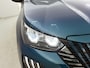 Peugeot 2008 SUV Allure 100pk | Navigatie via draadloze Apple Carplay / Android Auto | Climate Control | Cruise Control | Parkeersensoren v+a | Keyless start | Armsteun | Digitaal instrumentenpaneel | DAB+ radio | Led koplampen | Donker getint glas | 17" lichtmetalen velgen |