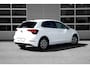 Volkswagen Polo Life Edition | 'App-Connect' smartphone integratie | Buitenspiegels elektrisch instel- verwarm- en inklapbaar | Parkeersensoren voor en achter (Park Distance Control)
