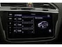 Volkswagen Tiguan R-Line Business 1.4 TSI eHybrid 245pk DSG Automaat Trekhaak, 360 camera, Head up display, Adaptive cruise control, Black style, LED matrix koplampen, Navigatie