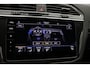 Volkswagen Tiguan R-Line Business 1.4 TSI eHybrid 245pk DSG Automaat Trekhaak, 360 camera, Head up display, Adaptive cruise control, Black style, LED matrix koplampen, Navigatie
