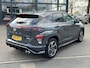 Hyundai Kona 1.6 GDI HEV N Line 1.518km! 12/2025! | ORIG. NL. NAP| ADAPTIEVE CRUISE CONTROL | SOH 100%! | BOSE AUDIO INSTALATIE | 360° CAMERA | 5 JAAR FABRIEKSGARANTIE| STOELVERWARMING + VENTILATIE|