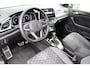 Volkswagen T-Roc 1.5-150pk R-Line Edition DSG-AUTOMAAT ! Gun u het comfort van een automaat ! Slechts 15.000km ! Stoel- en stuurwielverw., IQ-light, Adaptieve cruise cntrl, Navigatie by Apple Carplay/Android auto, Autm. airco dual, Camera, Elektr. achterklep etc.