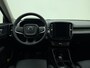 Volvo XC40 B3 177pk Automaat Core / Leder / Stoel + Stuurw. Verwarming / Noodreservewiel / Keyless / Elektr. Achterklep / 18'' + All Season Banden / Draadl. Telefoonlader / PDC + Camera /