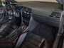 Volkswagen Golf 2.0 TSI GTI Performance / 245pk / Panorama dak / Leder / Dodehoek herkenning ./