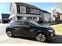 Peugeot 208 100 Pk Benzine * Sportieve Allure * Navigatie & Spotify draadloos via Apple Carply / Android Auto op groot Touch Screen scherm * L.M. Velgen * Parkeersensoren * Climate & Cruise Control * Vingerhoets; Vierde Generatie Eersteklas Service. Al meer dan 100 jaar een begrip in de Brabantse Kempen.