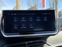Peugeot 208 100 Pk Benzine * Sportieve Allure * Navigatie & Spotify draadloos via Apple Carply / Android Auto op groot Touch Screen scherm * L.M. Velgen * Parkeersensoren * Climate & Cruise Control * Vingerhoets; Vierde Generatie Eersteklas Service. Al meer dan 100 jaar een begrip in de Brabantse Kempen.
