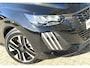 Peugeot 208 100 Pk Benzine * Sportieve Allure * KHG-71-Z * Navigatie & Spotify draadloos via Apple Carply / Android Auto op groot Touch Screen scherm * L.M. Velgen * Parkeersensoren * Climate & Cruise Control * Vingerhoets; Vierde Generatie Eersteklas Service. Al meer dan 100 jaar een begrip in de Brabantse Kempen.