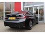 BMW 3-Serie 330e 292PK xDRIVE | PANORAMISCH SCHUIF/KANTEL DAK | M-SPORT PRO-PAKKET | M-SPORT REMMEN UITGEVOERD IN DONKERBLAUW MET M LOGO | BMW LIVE COCKPIT PROFESSIONAL | CURVED DISPLAY |DRIVING ASSISTANT INCL. HEAD-UP DISPLAY | PARKING ASSIST INCL. ACHTERUITRIJCAMERA | ADAPTIEVE LED KOPLAMPEN |SHADOW LINE | M-SPORTSTOELEN VOOR | LEDER VERNASCA MET CONTRAST STIKSELS M-SPORT | STOEL VERWARMING | DRAADLOZE APPLE CARPLAY | ELEKTRISCH VERSTELBARE STOELEN MET GEHEUGEN FUNCTIE | HEAD UP DISPLAY | DRAADLOZE TELEFOONLADER | DODEHOEK BEWAKING | COMFORT PACK INCL. ELEKTRISCHE ACHTERKLEP | ADAPTIVE CRUISE CONTROL | HIFI AUDIO DAB+ RADIO | COMFORT ACCESS (KEYLESS ENTRY)| DONKER GETINTE ACHTERRUITEN |