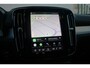 Volvo XC40 B4 197PK AUT7 Plus Dark | Harman/Kardon Premium Audio | Adaptive Cruise & Pilot Assist | Semi elektrische trekhaak | Verwarmbare voorstoelen | Verwarmbaar stuurwiel | Premium audio by Harman Kardon | 19" Velgen | Power Seats incl. Memory |