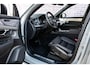 Volvo XC90 2.0 T8 Plug-in hybrid AWD Ultra Black Ed. Exec. Adaptieve Cruise Control | Elektr. schuif-\-kanteldak | 360 Camera | Luchtvering | Bowers & Wilkins Premium Audio | Extra getint glas | Gelamineerde ramen | Geventileerde voorstoelen | Stoelverwarming | Stoelmassage | Verwarmd stuurwiel | Google Services | Head-up display | Alcantara hemelbekleding | 22" Lichtmetalen velgen |