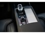 Volvo XC90 2.0 T8 Plug-in hybrid AWD Ultra Black Ed. Exec. Adaptieve Cruise Control | Elektr. schuif-\-kanteldak | 360 Camera | Luchtvering | Bowers & Wilkins Premium Audio | Extra getint glas | Gelamineerde ramen | Geventileerde voorstoelen | Stoelverwarming | Stoelmassage | Verwarmd stuurwiel | Google Services | Head-up display | Alcantara hemelbekleding | 22" Lichtmetalen velgen |