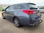 Toyota Auris Touring Sports 1.8 Hybrid Executive in automaat met panoramadak en parkeersensoren / camera en trekhaak