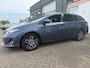Toyota Auris Touring Sports 1.8 Hybrid Executive in automaat met panoramadak en parkeersensoren / camera en trekhaak