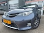 Toyota Auris Touring Sports 1.8 Hybrid Executive in automaat met panoramadak en parkeersensoren / camera en trekhaak