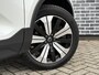 Volvo XC40 1.5 T5 Plug-in Hybrid Ultimate Dark | Tailored Wool | 360 Graden Camera | All-season banden | Stoelverwarming | Keyless Entry | Elektrische Achterklep | Panoramadak | Elektrisch Verstelbare Voorstoelen | BLIS | Cruise Control Adaptief | Navigatie | Apple Carplay | Android Auto