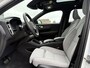 Volvo XC40 1.5 T5 Plug-in Hybrid Ultimate Dark | Tailored Wool | 360 Graden Camera | All-season banden | Stoelverwarming | Keyless Entry | Elektrische Achterklep | Panoramadak | Elektrisch Verstelbare Voorstoelen | BLIS | Cruise Control Adaptief | Navigatie | Apple Carplay | Android Auto