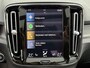 Volvo XC40 1.5 T5 Plug-in Hybrid Ultimate Dark | Tailored Wool | 360 Graden Camera | All-season banden | Stoelverwarming | Keyless Entry | Elektrische Achterklep | Panoramadak | Elektrisch Verstelbare Voorstoelen | BLIS | Cruise Control Adaptief | Navigatie | Apple Carplay | Android Auto