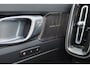 Volvo XC40 Recharge Pro - IntelliSafe Assist & Surround - Harman Kardon audio - Panoramisch schuif-/kanteldak - Lederen bekleding - 360º camera - Parkeersensoren voor & achter - Elektrisch verstelbare voorstoelen, links met geheugen - Trekhaak semi elektrisch inklapbaar - Apple® CarPlay - Android Auto - 19' LMV