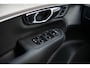Volvo XC90 2.0 T8 Plug-in hybrid AWD Ultra Black Ed. Exec. Adaptieve Cruise Control | Elektr. schuif-\-kanteldak | 360 Camera | Luchtvering | Bowers & Wilkins Premium Audio | Extra getint glas | Gelamineerde ramen | Geventileerde voorstoelen | Stoelverwarming | Stoelmassage | Verwarmd stuurwiel | Google Services | Head-up display | Alcantara hemelbekleding | 22" Lichtmetalen velgen |