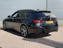 BMW 3-Serie Touring 330e xDrive M-Sport PHEV / Shadow Line / Wide Screen / 1500kg Trekgewicht / M-pakket / Panorama dak / Parkeerassistent-pakket / 19" breedset LM wielen / Elektrische achterklep / Elektrische Stoelen / HUD /  Apple Carplay/Android / Stoel Verwarming /