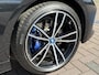 BMW 3-Serie Touring 330e xDrive M-Sport PHEV / Shadow Line / Wide Screen / 1500kg Trekgewicht / M-pakket / Panorama dak / Parkeerassistent-pakket / 19" breedset LM wielen / Elektrische achterklep / Elektrische Stoelen / HUD /  Apple Carplay/Android / Stoel Verwarming /