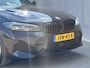 BMW 3-Serie Touring 330e xDrive M-Sport Plug-in PHEV Shadow Line / Wide Screen / 1500kg Trekgewicht / M-pakket / Panorama dak / Parkeerassistent-pakket / 18" breedset LM wielen / Elektrische achterklep / Elektrische Stoelen / HUD /  Apple Carplay/Android /