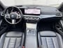 BMW 3-Serie Touring 330e xDrive M-Sport PHEV / Shadow Line / Wide Screen / 1500kg Trekgewicht / M-pakket / Panorama dak / Parkeerassistent-pakket / 19" breedset LM wielen / Elektrische achterklep / Elektrische Stoelen / HUD /  Apple Carplay/Android / Stoel Verwarming /