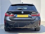 BMW 3-Serie Touring 330e xDrive M-Sport Plug-in PHEV Shadow Line / Wide Screen / 1500kg Trekgewicht / M-pakket / Panorama dak / Parkeerassistent-pakket / 18" breedset LM wielen / Elektrische achterklep / Elektrische Stoelen / HUD /  Apple Carplay/Android /