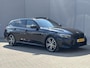 BMW 3-Serie Touring 330e xDrive M-Sport Plug-in PHEV Shadow Line / Wide Screen / 1500kg Trekgewicht / M-pakket / Panorama dak / Parkeerassistent-pakket / 18" breedset LM wielen / Elektrische achterklep / Elektrische Stoelen / HUD /  Apple Carplay/Android /