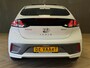Hyundai Ioniq STYLE EV 38 kWh SOH 93,4% AUT SCHUIFDAK STOEL/ STUURVERWARMING CAMERA NAVIGATIE APPLE CARPLAY CRUISE PDC AIRCO