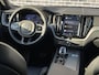 Volvo XC60 2.0 T8 Plug-in hybrid AWD Plus Black Edition | Adaptieve Cruise Control | Panoramadak | Harman Kardon Audio | Stoel-/Stuur-/Voorruitverwarming | Dodehoek Detectie | 360° Parkeercamera |