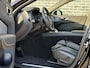 Volvo XC60 2.0 T8 Plug-in hybrid AWD Plus Black Edition | Adaptieve Cruise Control | Panoramadak | Harman Kardon Audio | Stoel-/Stuur-/Voorruitverwarming | Dodehoek Detectie | 360° Parkeercamera |