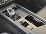 Volvo XC60 2.0 T8 Plug-in hybrid AWD Plus Black Edition | Adaptieve Cruise Control | Panoramadak | Harman Kardon Audio | Stoel-/Stuur-/Voorruitverwarming | Dodehoek Detectie | 360° Parkeercamera |