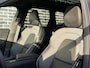 Volvo XC60 2.0 T8 Plug-in hybrid AWD Plus Black Edition | Adaptieve Cruise Control | Panoramadak | Harman Kardon Audio | Stoel-/Stuur-/Voorruitverwarming | Dodehoek Detectie | 360° Parkeercamera |