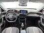 Peugeot 2008 SUV Allure 130pk Automaat | Navigatie | Achteruitrijcamera | Stoelverwarming | Climate Control | Cruise Control | Led koplampen | Parkeersensoren | Keyless start | Apple Carplay / Android Auto | Bluetooth | DAB+ radio | Donker getint glas | 17" lichtmetalen velgen |