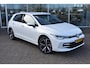 Volkswagen Golf 1.5 eHybrid 204PK DSG-6 Life Edition | TREKHAAK | STOEL + STUURVERW. | 18 INCH | NAVIGATIE | APP CONNECT