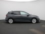 Volkswagen Golf 1.5 eHybrid Life Edition | 17 inch velgen | Automaat | Stoel/stuur verwarming | Achteruitrijcamera | Apple Carplay/Android auto |