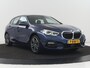 BMW 1-Serie 118i Sport Line | Sportstoelen | Carplay | Half leder | Live Cockpit | Full LED | Navigatie | Sfeerverlichting | Trekhaak | Climate control | Parkeerhulp | Cruise control | DAB | Bluetooth