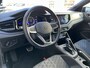 Volkswagen Polo 1.0 TSI R-Line / Navigatie / App connect / Parkeersensoren V+A / Climate controle / Lichtmetaal 16 inch /