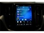 Volvo XC60 2.0 T8 AWD 335kW/456pk Aut8 Plug-in hybrid Long Range R-Design LUCHTVERING + BOWERS&WILKINS + ADAPT.CRUISE + PILOT ASSIST + STOEL-&STUURVERWARMING + GOOGLE DASH + KEYLESS ENTRY&GO + LANE ASSIST + CAMERA + EL.TREKHAAK + PARKSENSOREN V&A + 19" LM-VELGEN!!