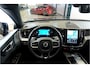 Volvo XC60 2.0 T8 AWD 335kW/456pk Aut8 Plug-in hybrid Long Range R-Design LUCHTVERING + BOWERS&WILKINS + ADAPT.CRUISE + PILOT ASSIST + STOEL-&STUURVERWARMING + GOOGLE DASH + KEYLESS ENTRY&GO + LANE ASSIST + CAMERA + EL.TREKHAAK + PARKSENSOREN V&A + 19" LM-VELGEN!!