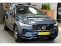 Volvo XC60 2.0 T8 AWD 335kW/456pk Aut8 Plug-in hybrid Long Range R-Design LUCHTVERING + BOWERS&WILKINS + ADAPT.CRUISE + PILOT ASSIST + STOEL-&STUURVERWARMING + GOOGLE DASH + KEYLESS ENTRY&GO + LANE ASSIST + CAMERA + EL.TREKHAAK + PARKSENSOREN V&A + 19" LM-VELGEN!!