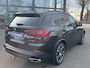 BMW X5 xDrive45e High Executive HARMAN KARDON| ELEK. TREKHAAK|ELEK. SCHUIF/ KANTELDAK| ACHTERBANK VERWARMING| HEAD-UP DISPLAY| DODE HOEK SENSOR| CAMERA| ACHTERAS BESTURING