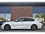 BMW 3-Serie 330e xDrive M-Sport Pro Pano M-zetels ACC HUD 19inch El-klep