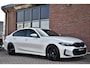 BMW 3-Serie 330e xDrive M-Sport Pro Pano M-zetels ACC HUD 19inch El-klep