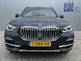 BMW X5 xDrive30d High Executive X-Line Luchtvering Individual Tartufo leder Trekhaak 3500 kg Panoramadak Laser licht Koplampen Head-Up Display Harman Kardon Audio 20 Inch Rondzicht Camera Vol Opties Lage Kilometerstand