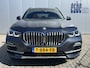 BMW X5 xDrive30d High Executive X-Line Luchtvering Individual Tartufo leder Trekhaak 3500 kg Panoramadak Laser licht Koplampen Head-Up Display Harman Kardon Audio Rondzicht Camera Vol Opties Lage Kilometerstand