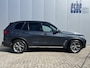 BMW X5 xDrive30d High Executive X-Line Luchtvering Individual Tartufo leder Trekhaak 3500 kg Panoramadak Laser licht Koplampen Head-Up Display Harman Kardon Audio Rondzicht Camera Vol Opties Lage Kilometerstand