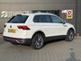 Volkswagen Tiguan 1.5 TSI DSG 150PK Elegance | HUD | Trekhaak | Camera | IQ-Light